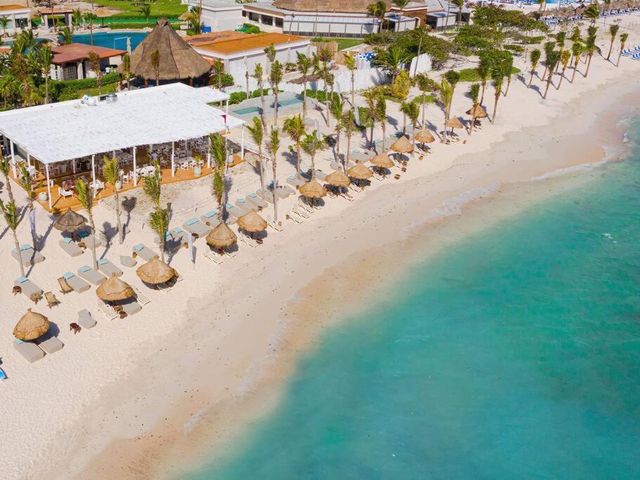 Casa Blanca By The Caribbean Sea Apartment Акумал Екстериор снимка